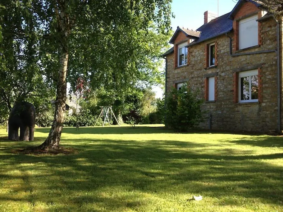 Ti Laouen, Maison Traditionnelle Bretonne Les Brulais